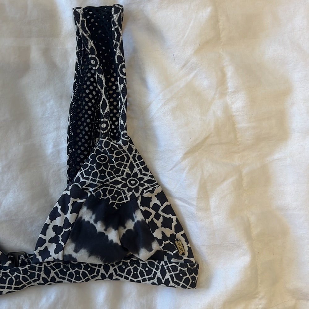 Rip Curl Pattern Block Triangle Top - image 3